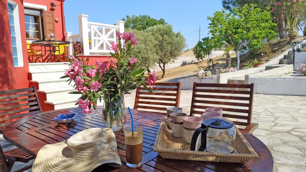 לריסוס Vanna'S Holiday House מראה חיצוני תמונה