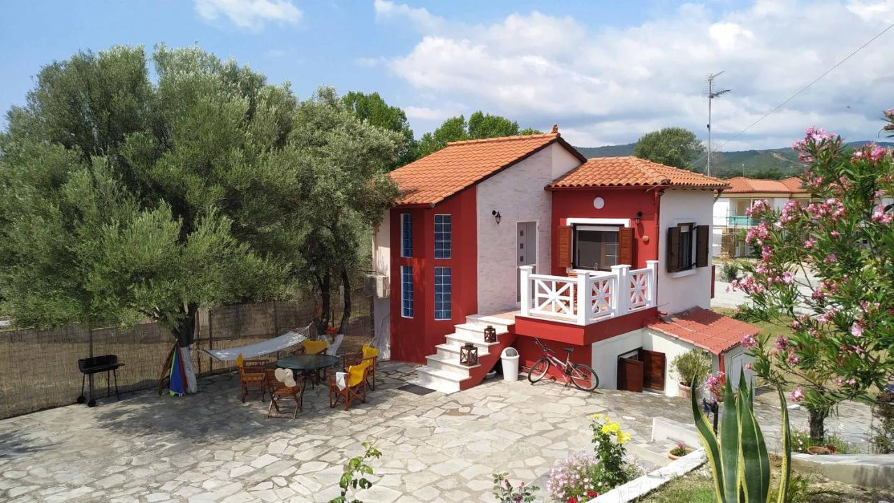 לריסוס Vanna'S Holiday House מראה חיצוני תמונה