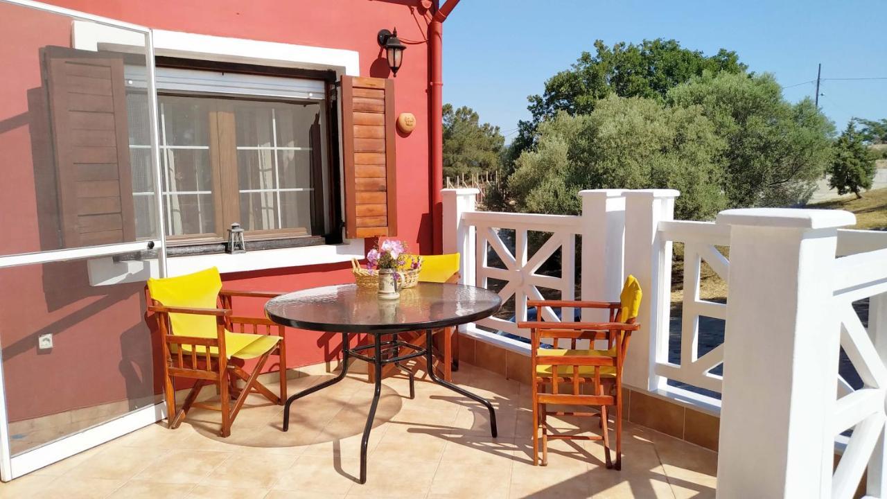 לריסוס Vanna'S Holiday House מראה חיצוני תמונה