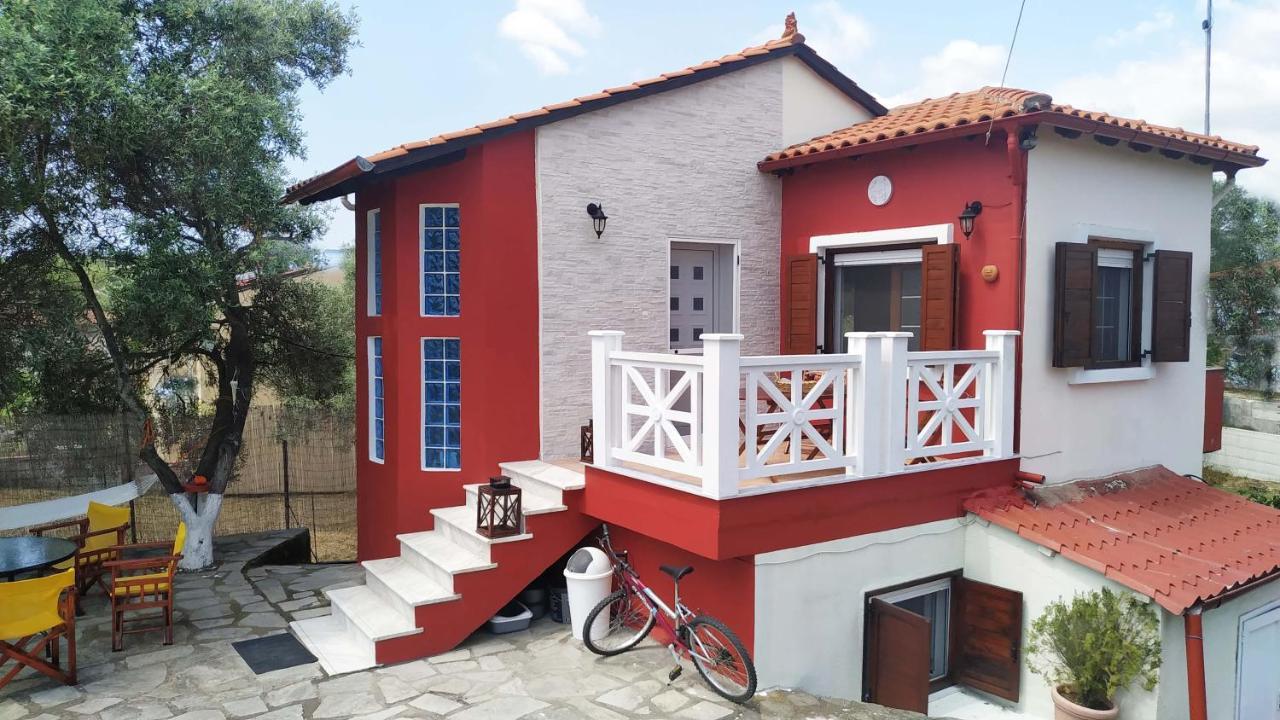 לריסוס Vanna'S Holiday House מראה חיצוני תמונה