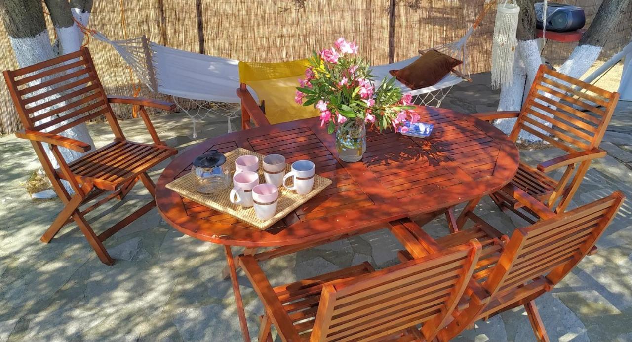 לריסוס Vanna'S Holiday House מראה חיצוני תמונה