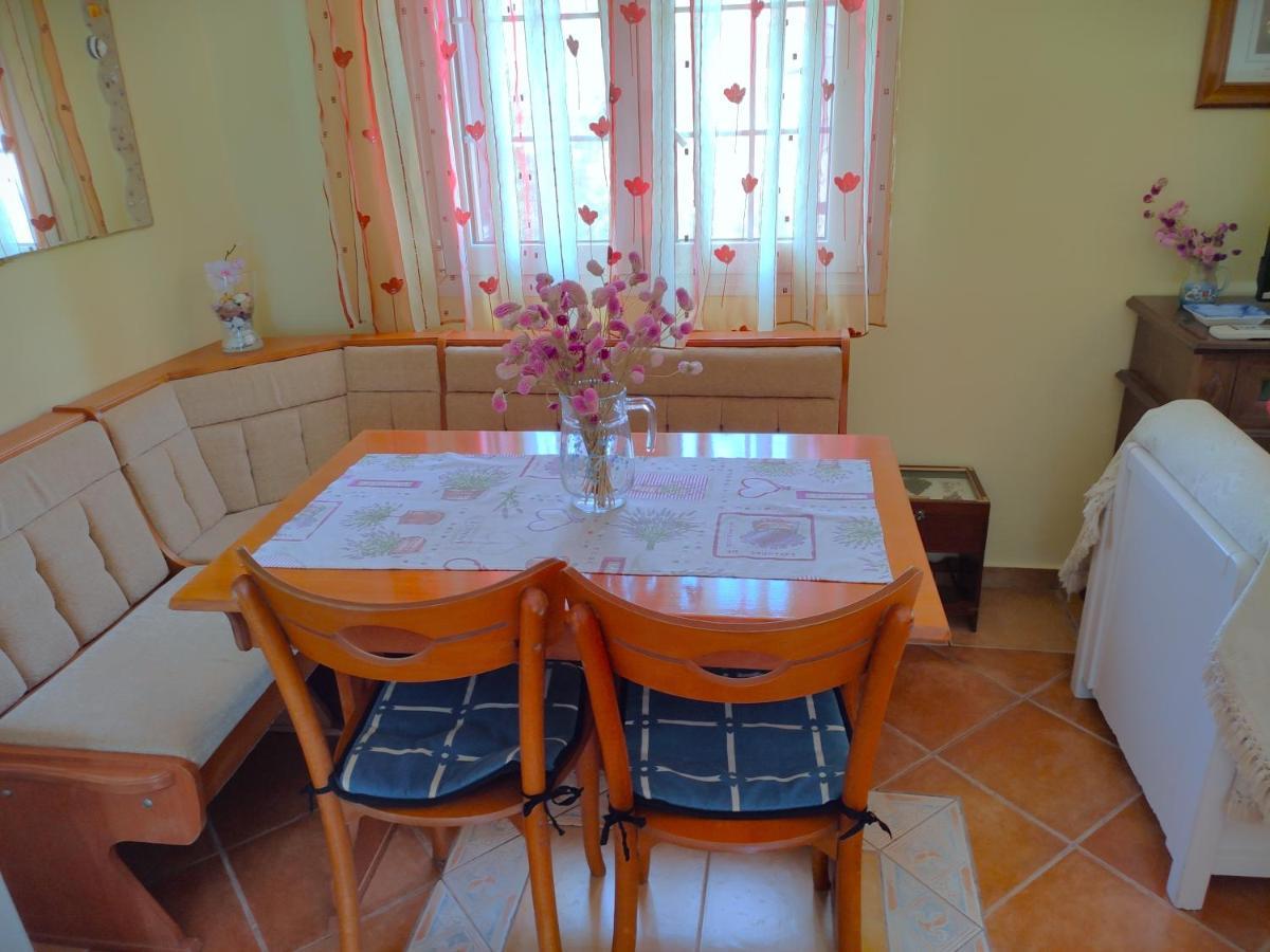 לריסוס Vanna'S Holiday House מראה חיצוני תמונה