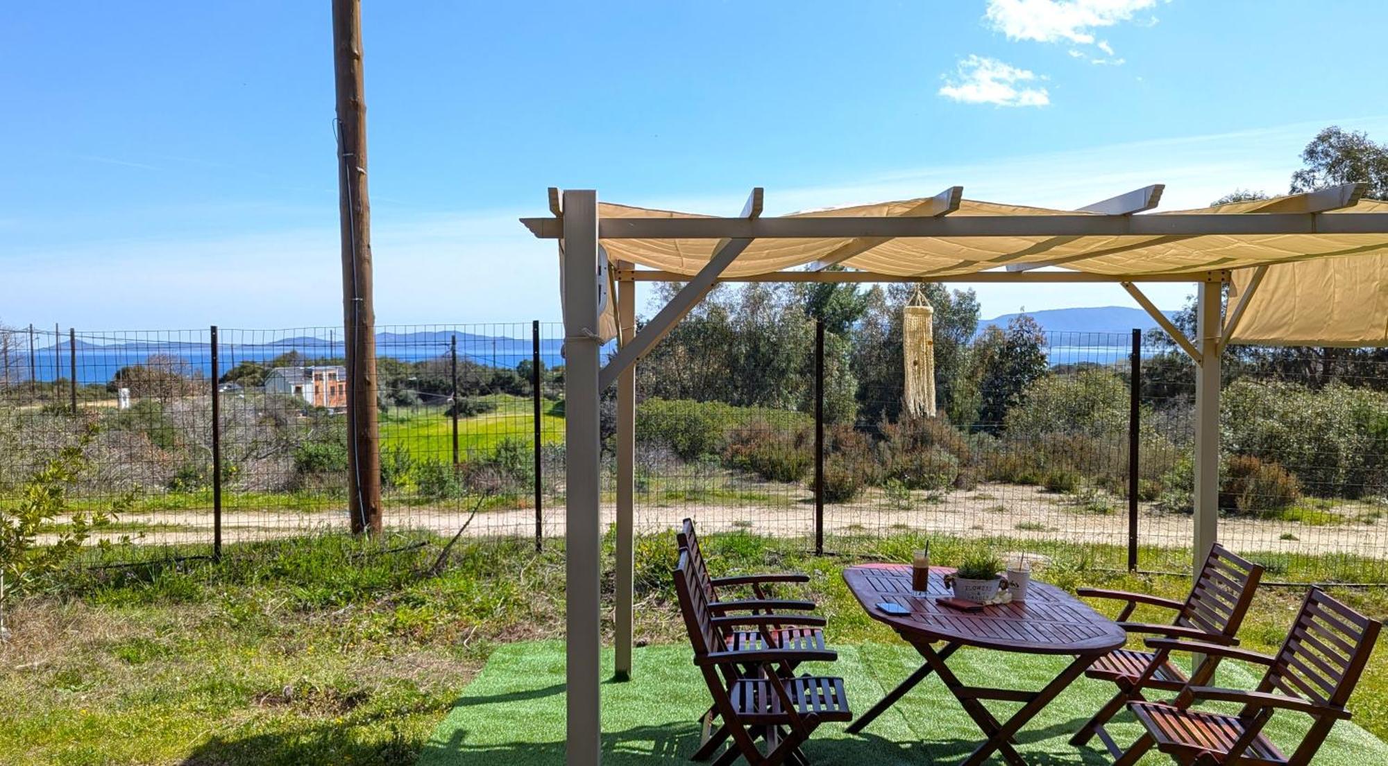 לריסוס Vanna'S Holiday House מראה חיצוני תמונה