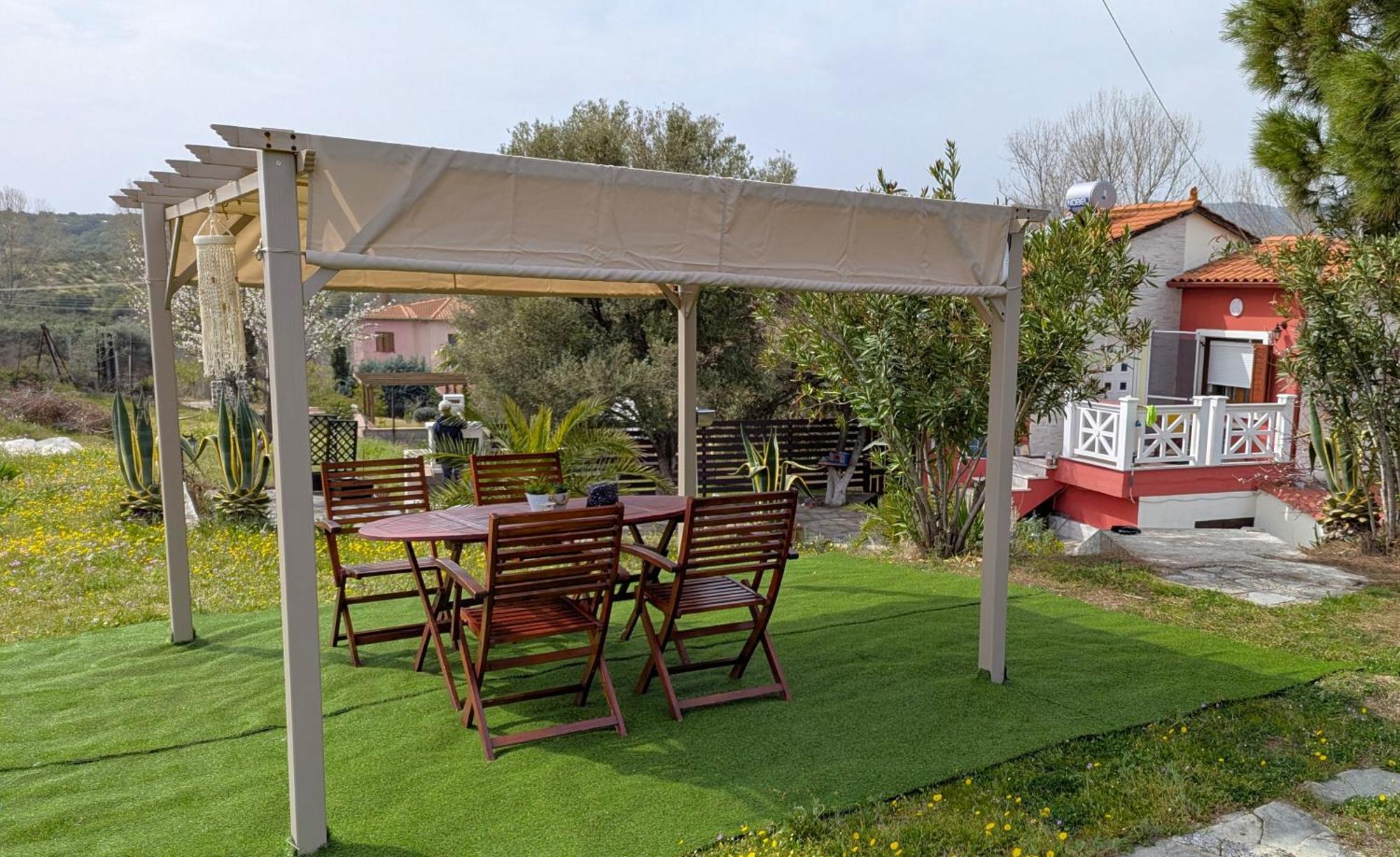 לריסוס Vanna'S Holiday House מראה חיצוני תמונה
