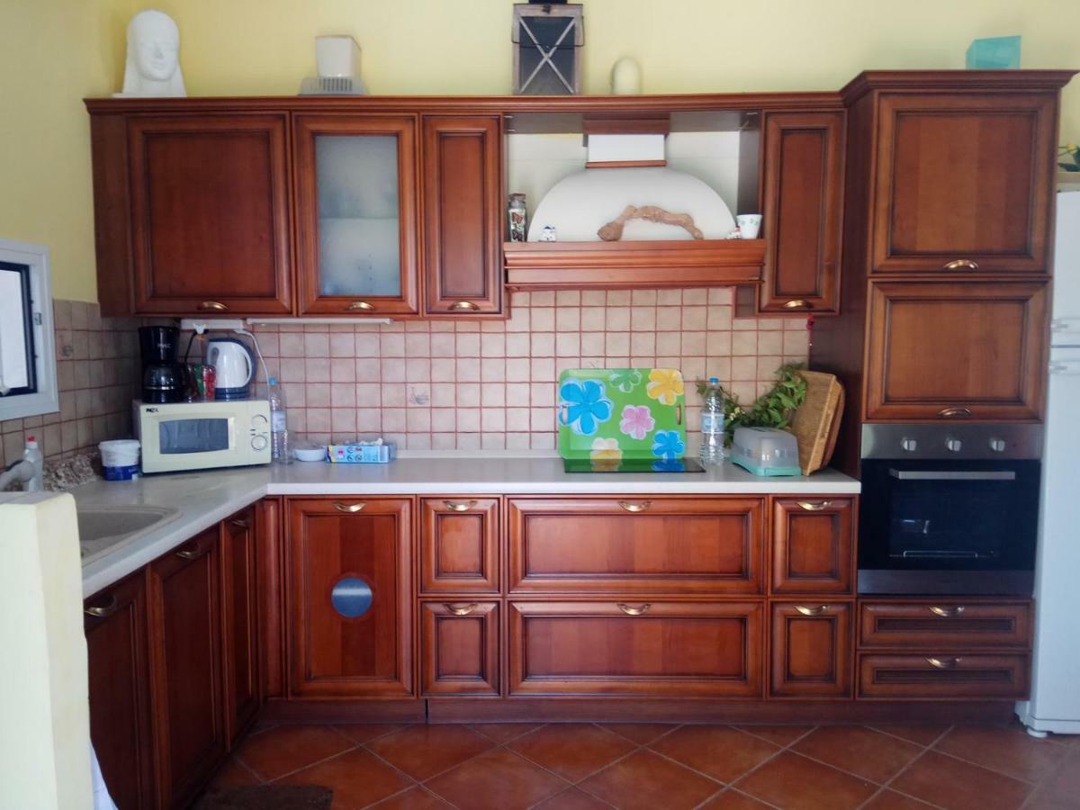 לריסוס Vanna'S Holiday House מראה חיצוני תמונה